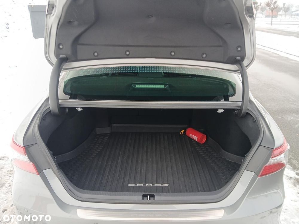 Toyota Camry 2.5 Hybrid Executive CVT - 14