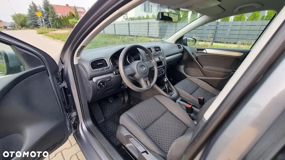 Volkswagen Golf - 8