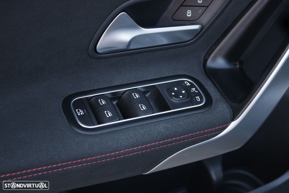 Mercedes-Benz A 180 d AMG Line - 37