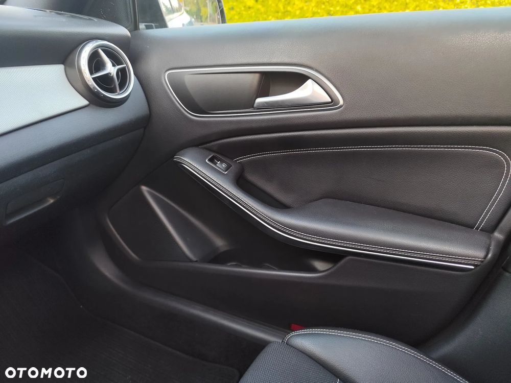 Mercedes-Benz GLA - 18