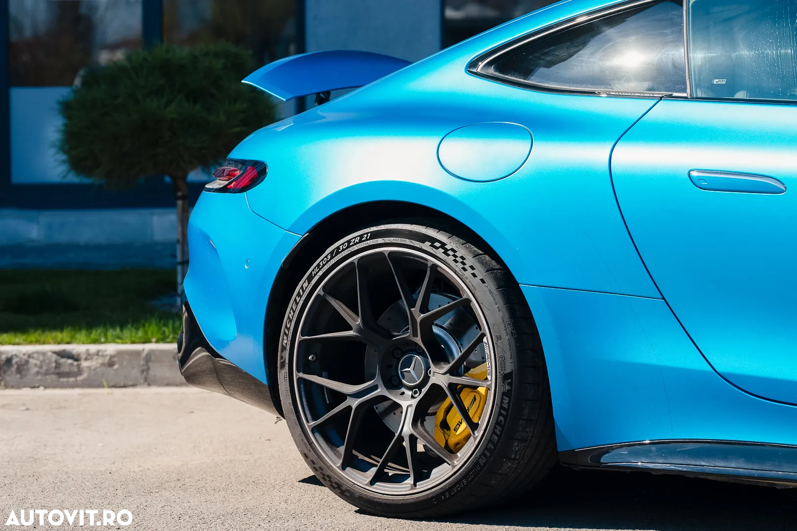 Mercedes-Benz AMG GT 63 4MATIC+ Coupe - 4