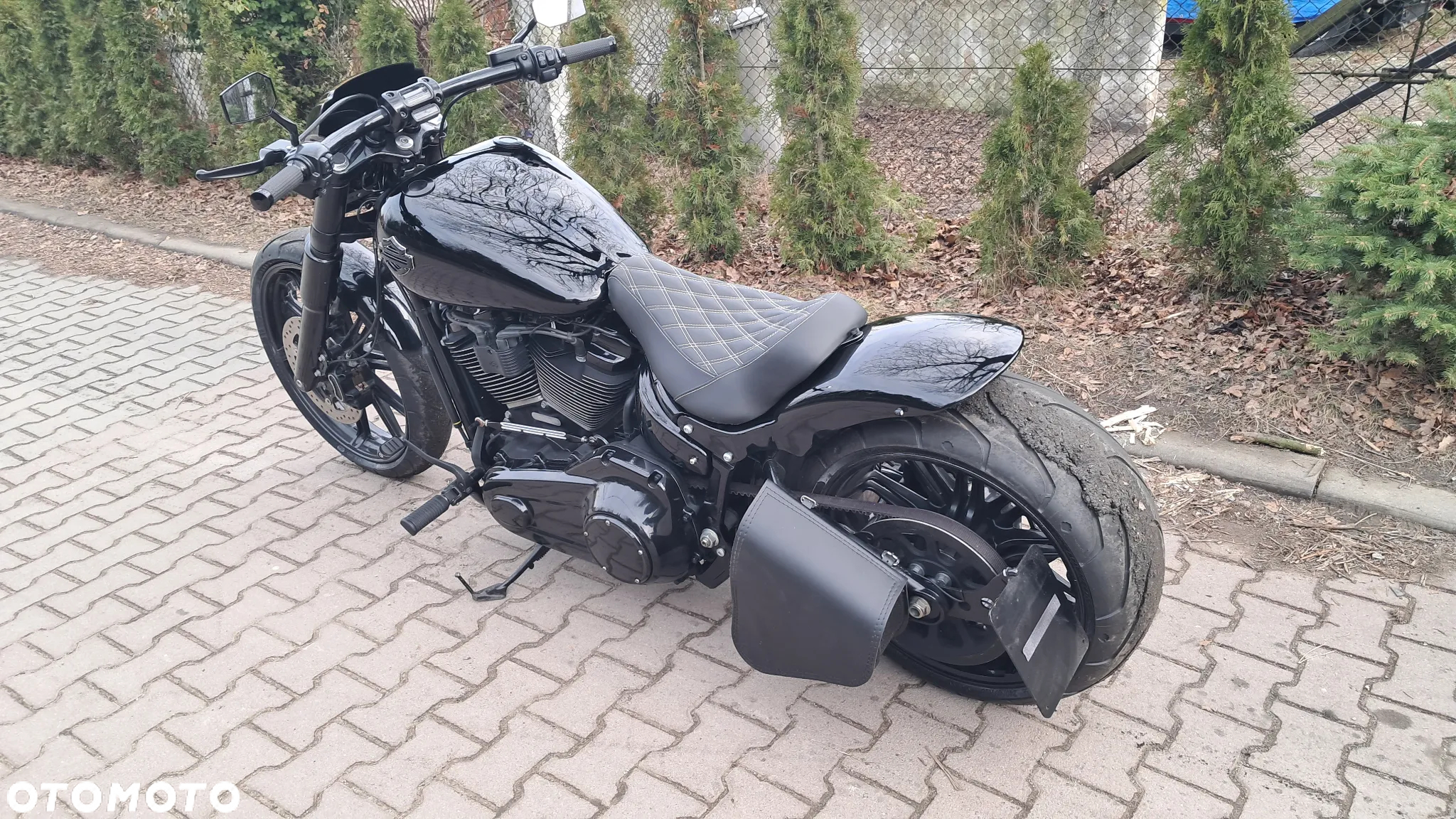 Harley-Davidson Softail Breakout - 7