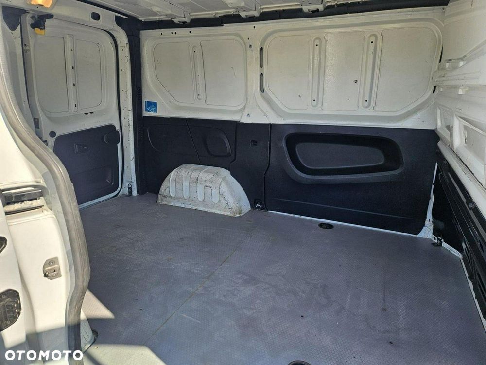 Renault Trafic - 12