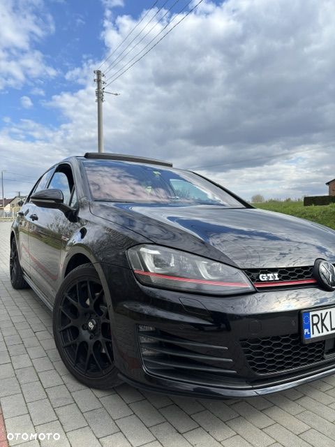 Volkswagen Golf - 5