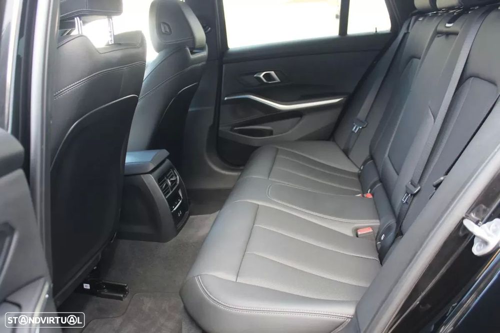 BMW 330 e Touring Aut. M Sport - 34