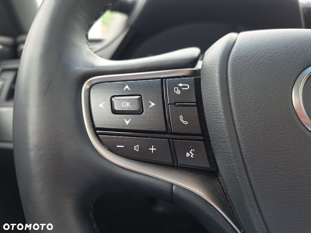 Lexus ES 300h Business Edition - 15