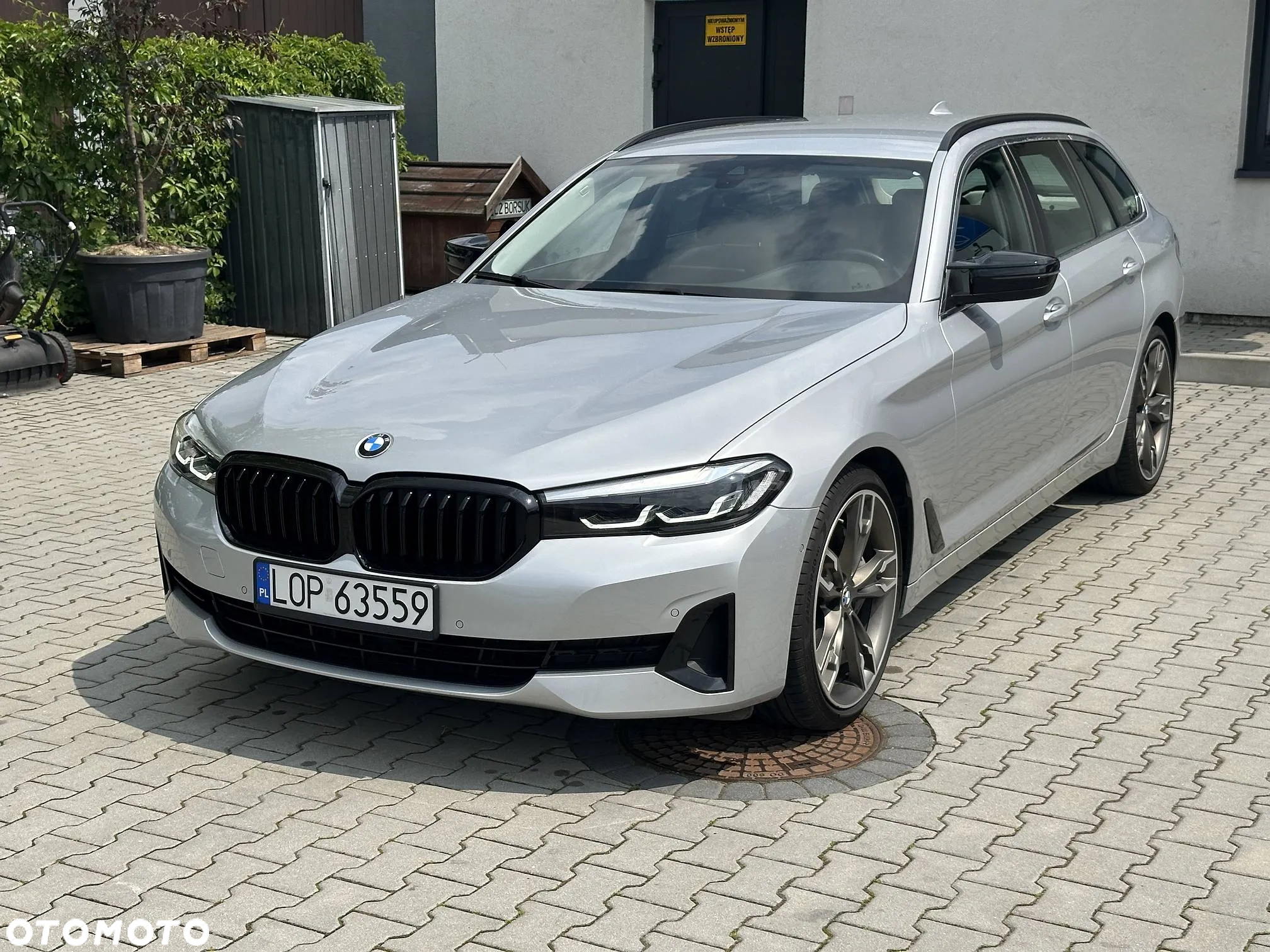BMW Seria 5 530d xDrive Touring - 2