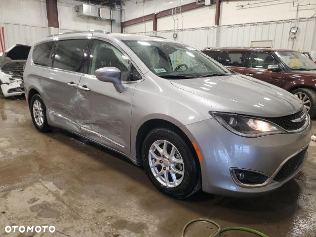 Chrysler Pacifica - 28
