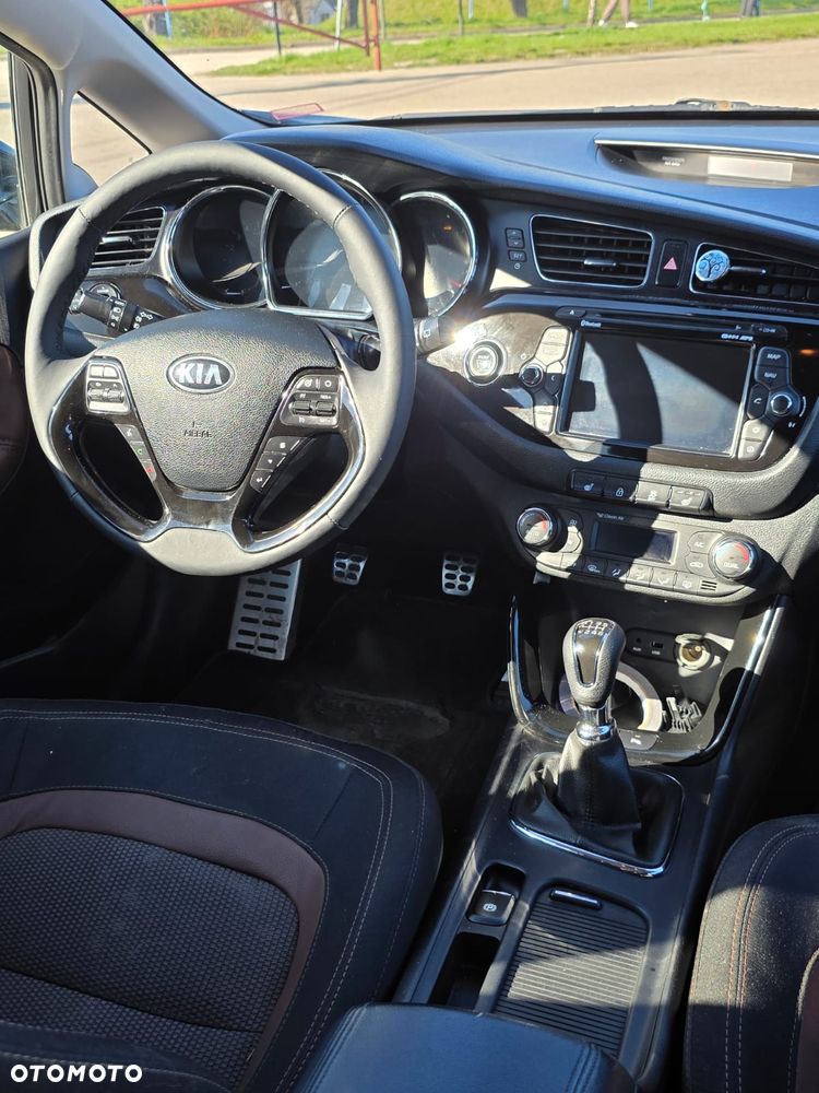 Kia Ceed 1.6 CRDi 128 Platinum Edition - 21