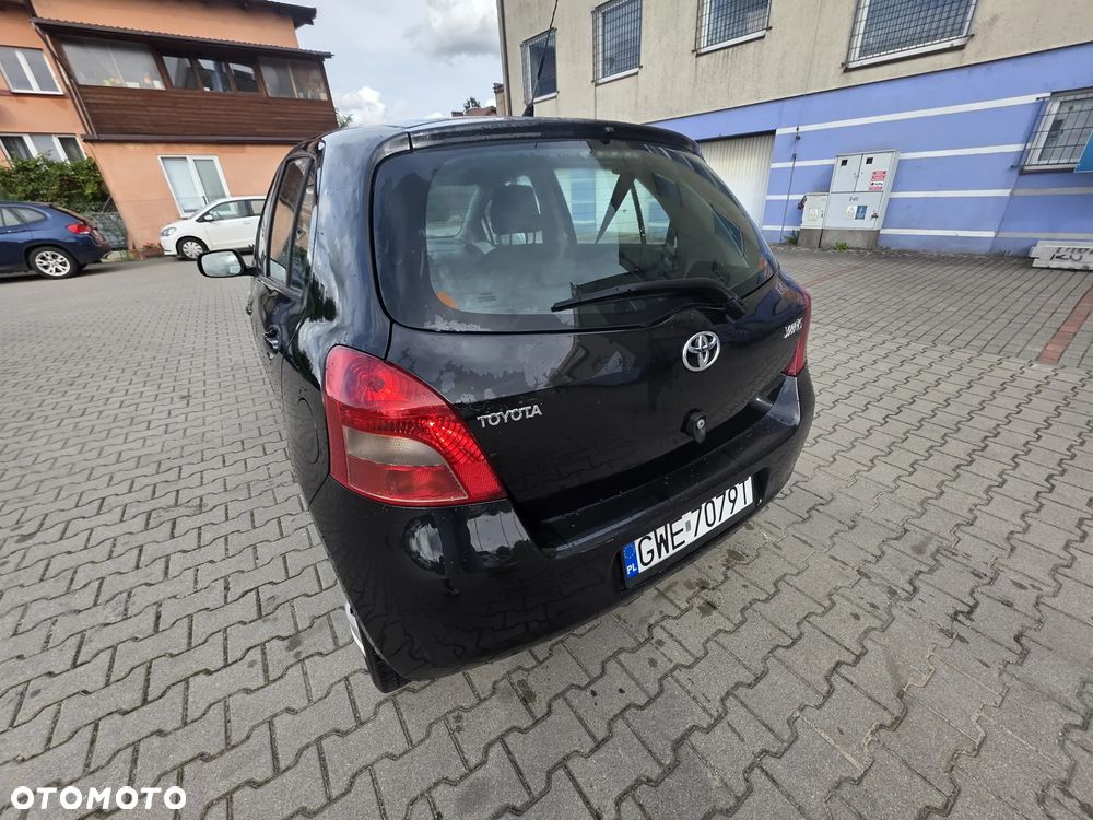Toyota Yaris 1.3 Luna Premium - 6