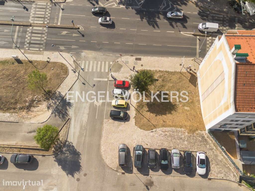 Terreno na Amadora - Grande imagem: 3/20