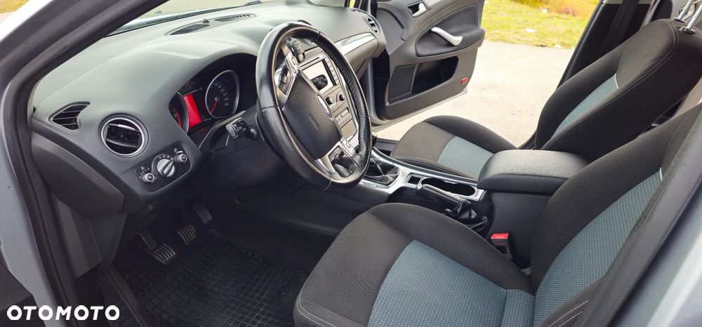 Ford Mondeo 2.0 TDCI Ambiente - 10