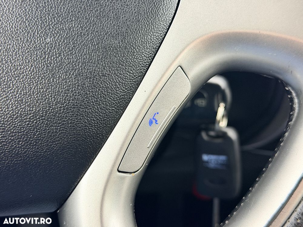 Hyundai ix35 1.7 CRDI 2WD blue Finale Silver - 27