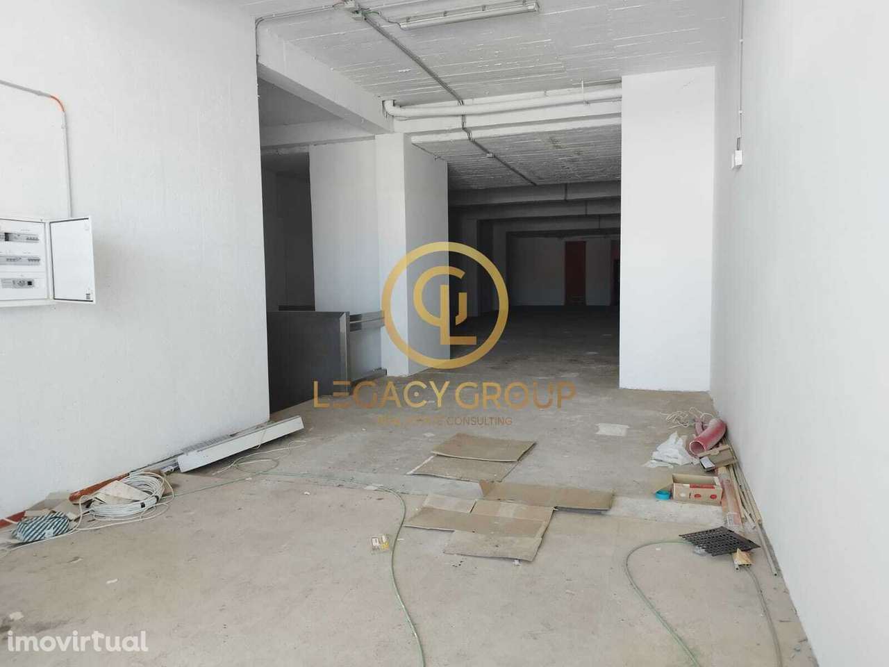 LOJA DE R/C E CAVE EM VENDAS NOVAS - Grande imagem: 3/20