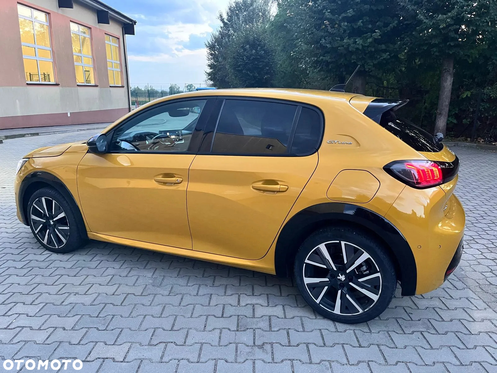 Peugeot 208 1.2 PureTech GT Line S&S EAT8 - 14