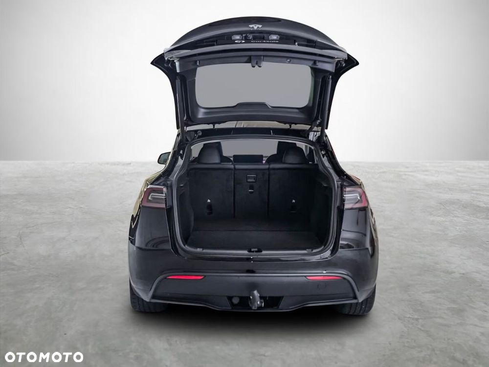 Tesla Model Y Long Range AWD - 9