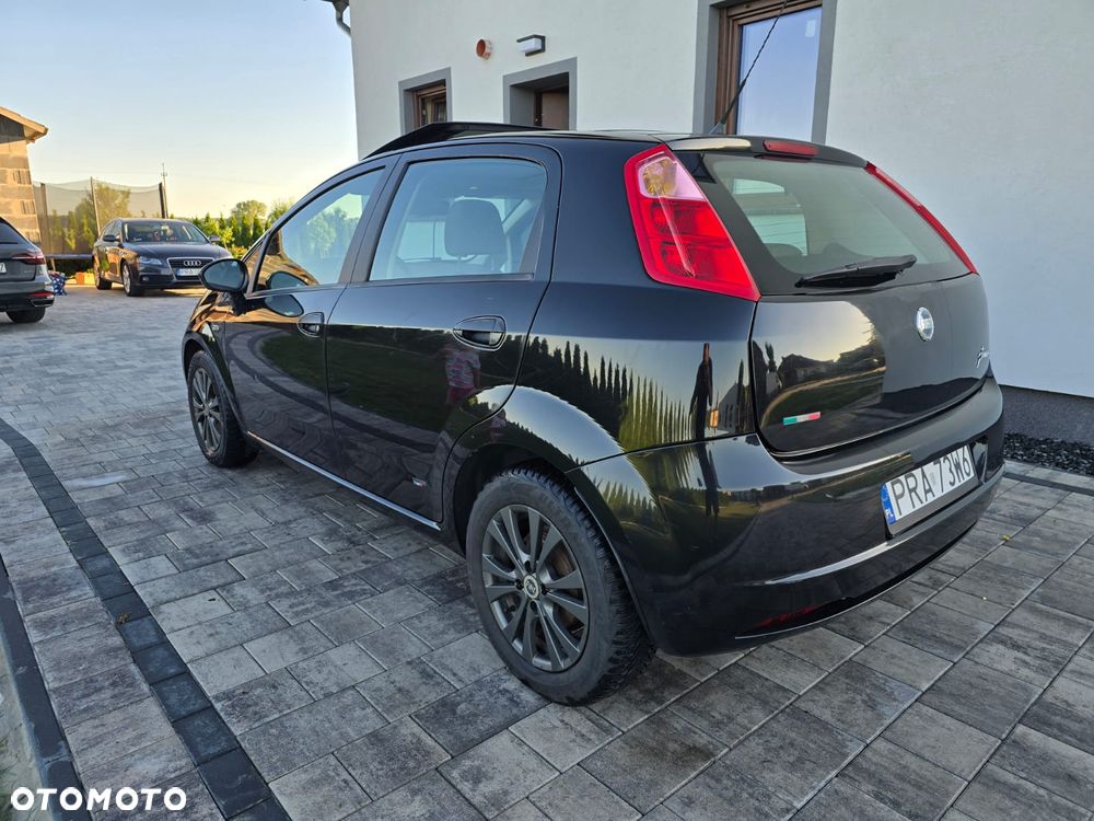 Fiat Punto 1.4 16V Dynamic - 4