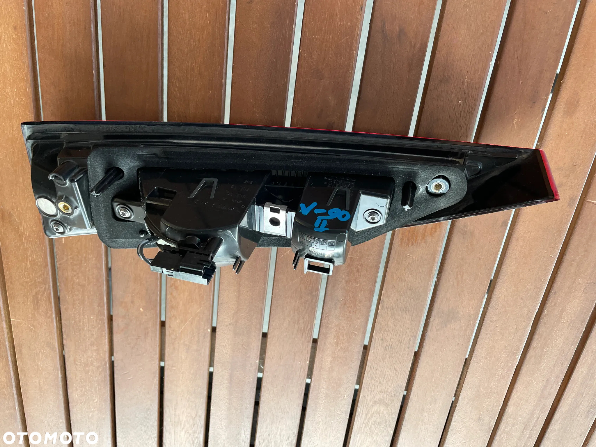 TYLNA LAMPA W KLAPĘ VOLVO V90 II  32337141 - 5