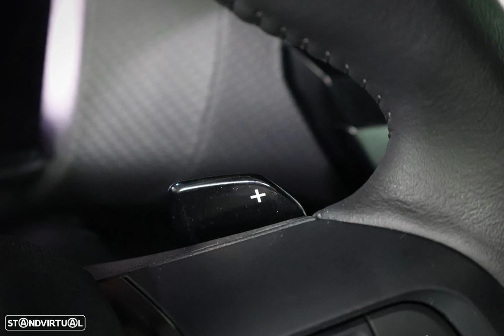 Citroën C4 PureTech 130 Stop&Start EAT8 FEEL PACK - 32