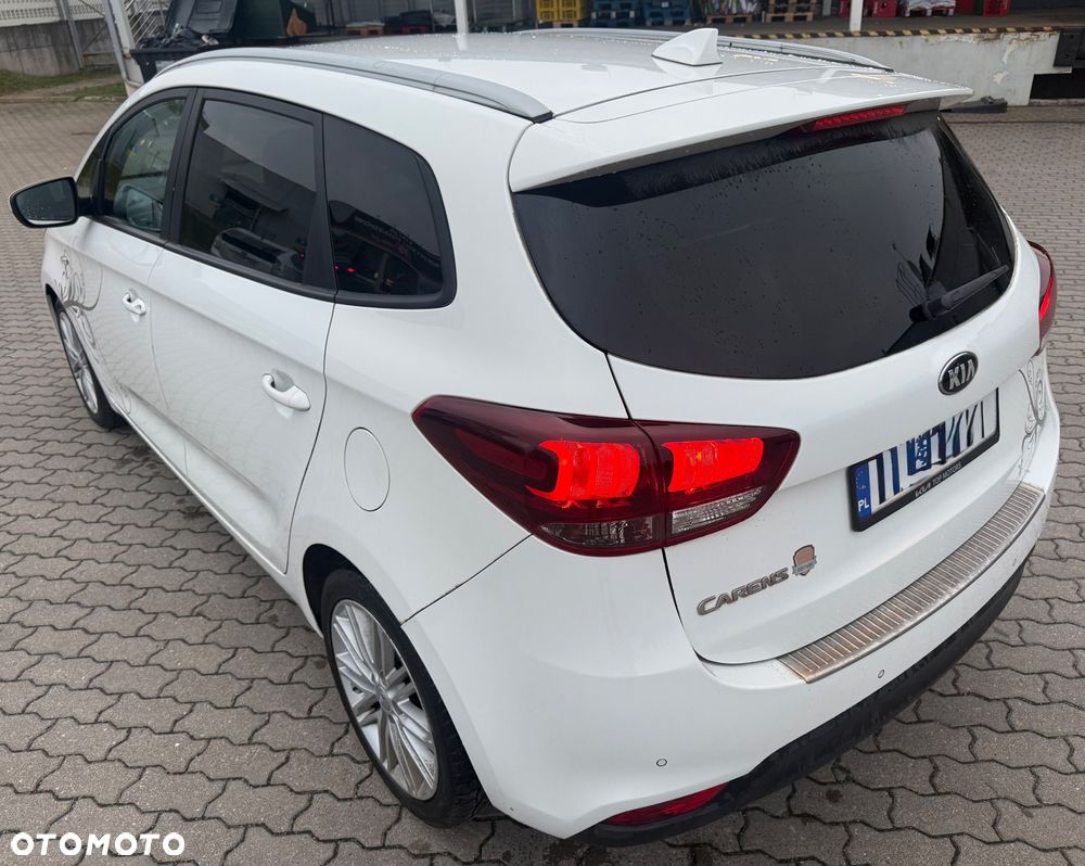 Kia Carens 1.7 CRDi 141 Dream Team Edition - 3