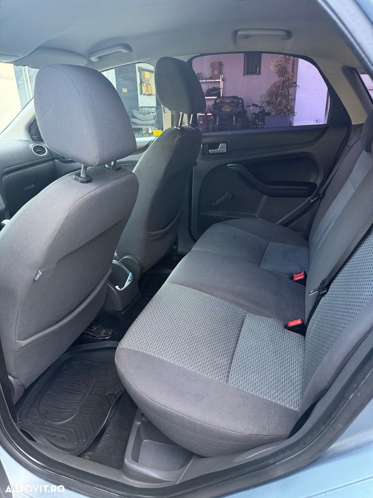 Ford Focus 1.8 TDCi Ambiente - 5