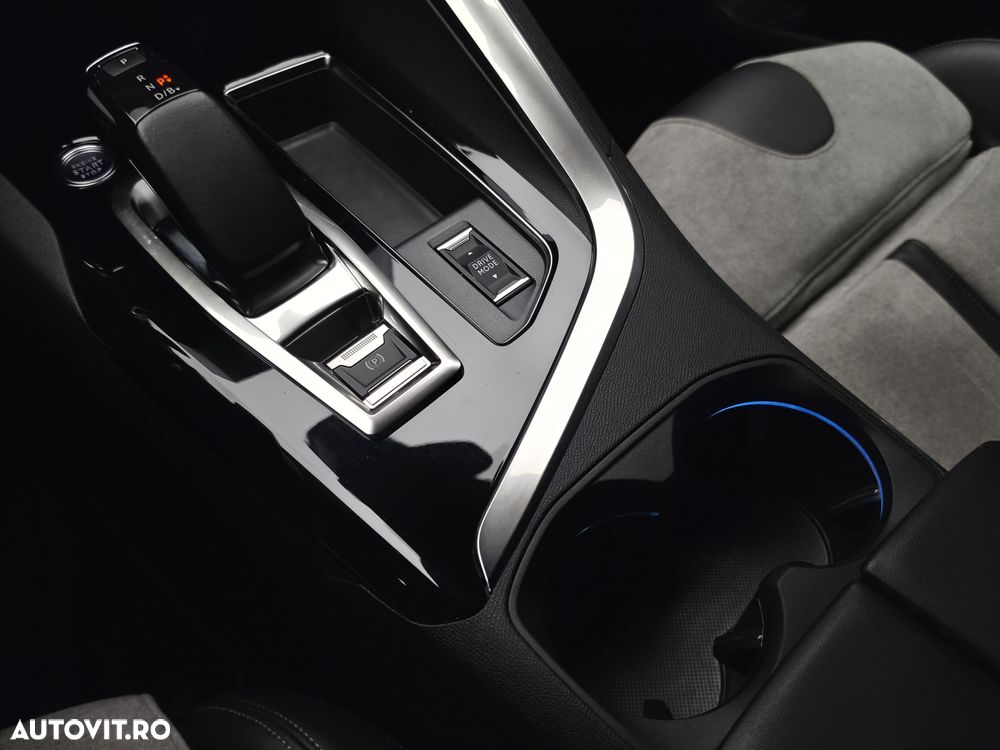 Peugeot 3008 225 e-EAT8 GT Pack - 17
