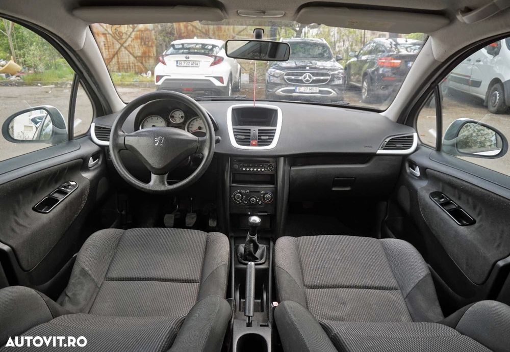 Peugeot 207 - 9
