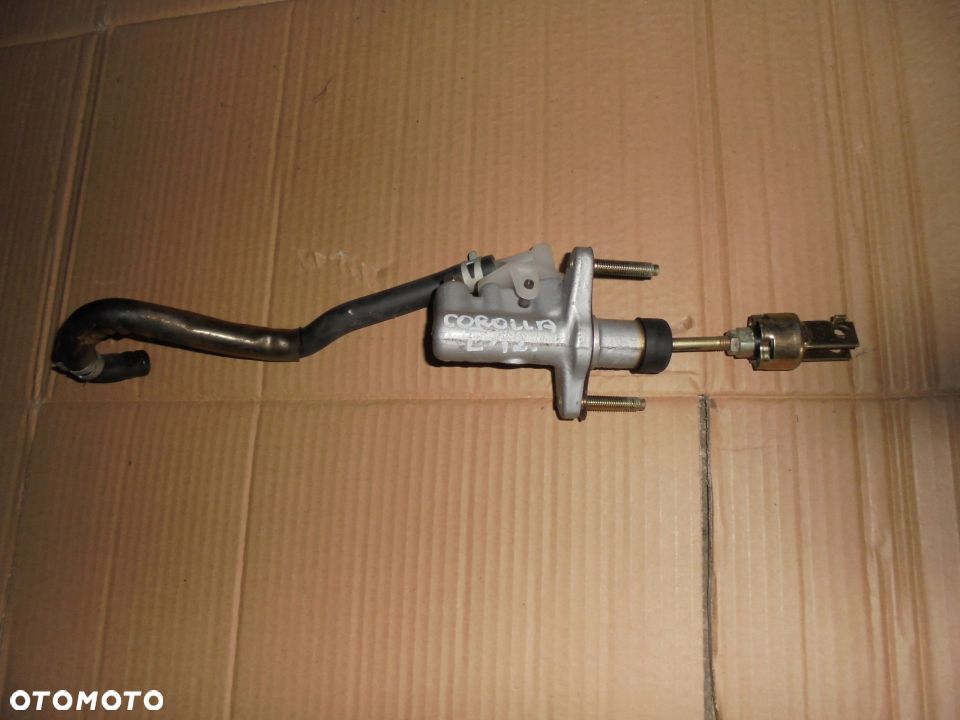 POMPKA POMPA SPRZEGŁA COROLLA E12 1.6 VVTI - 1