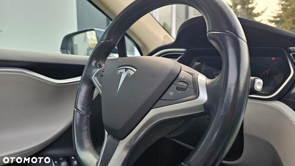 Tesla Model S Standard - 21
