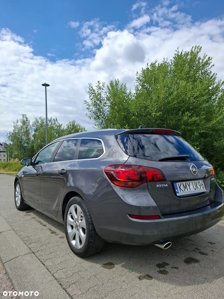 Opel Astra 1.4 T Cosmo - 4