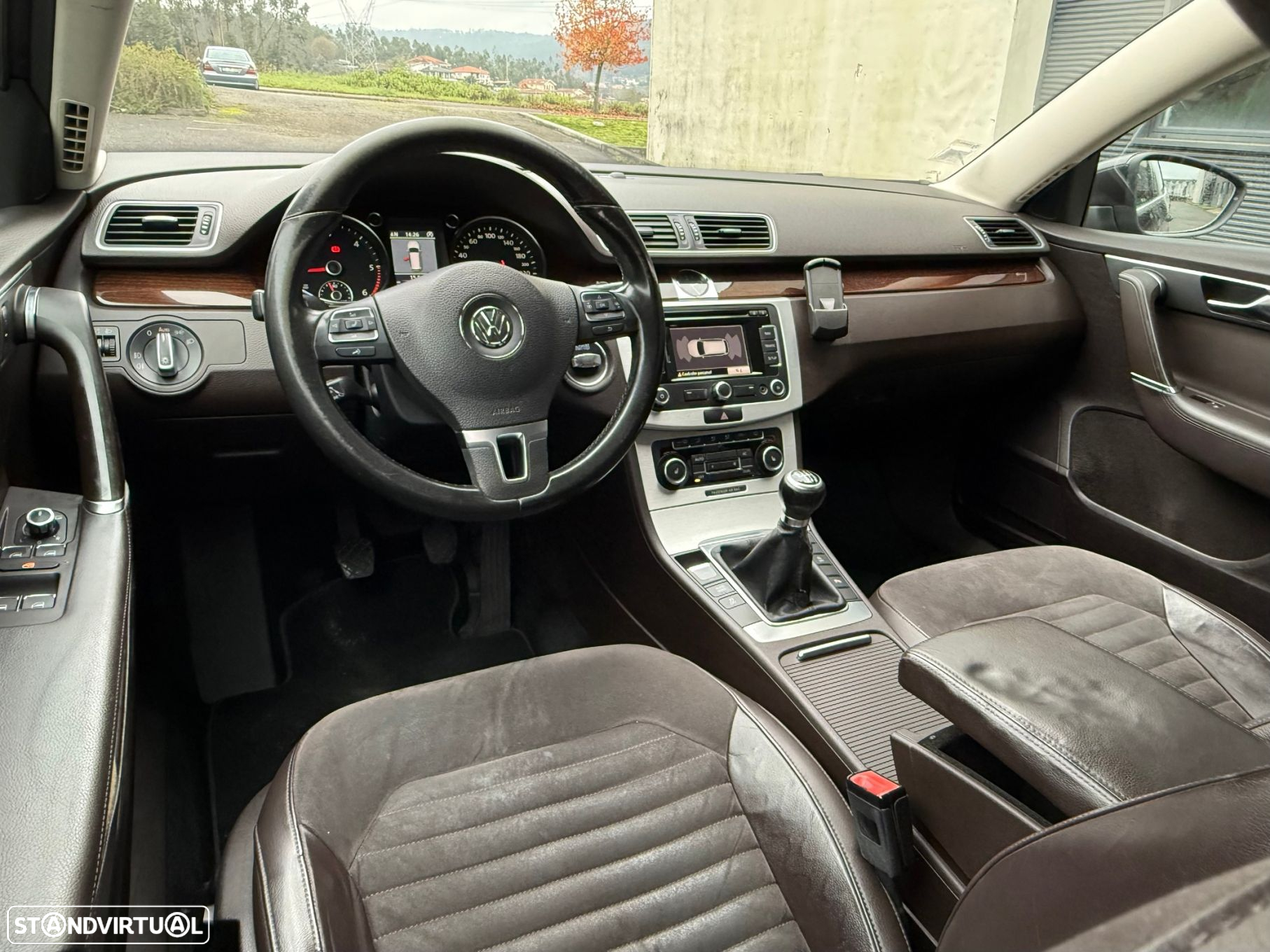 VW Passat Variant 1.6 TDI BlueMotion Highline - 10