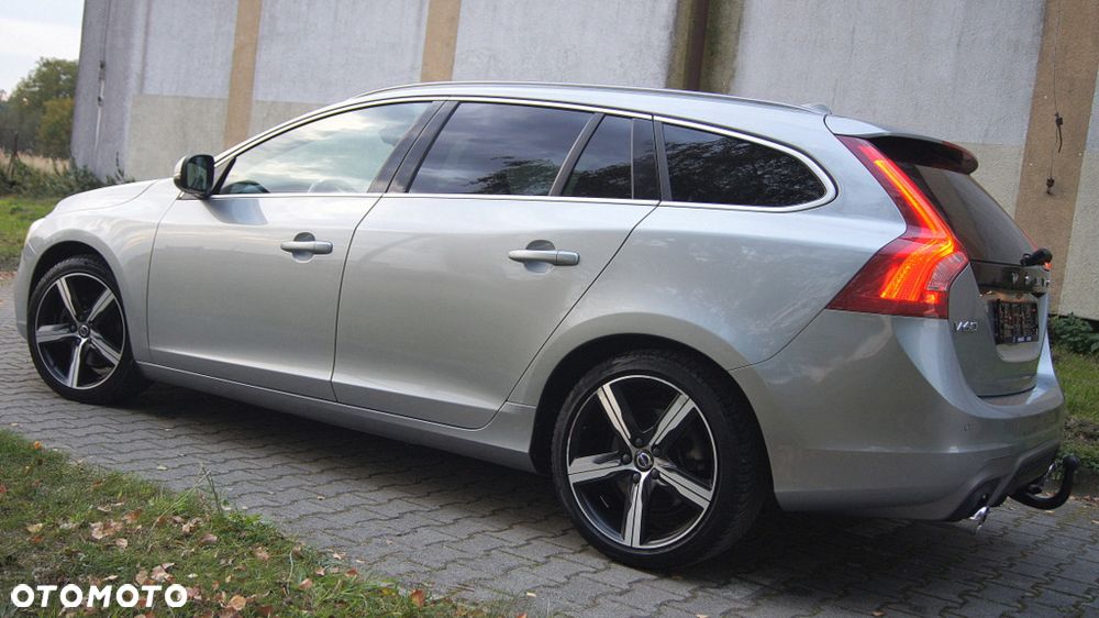 Volvo V60 D3 R-Design - 20