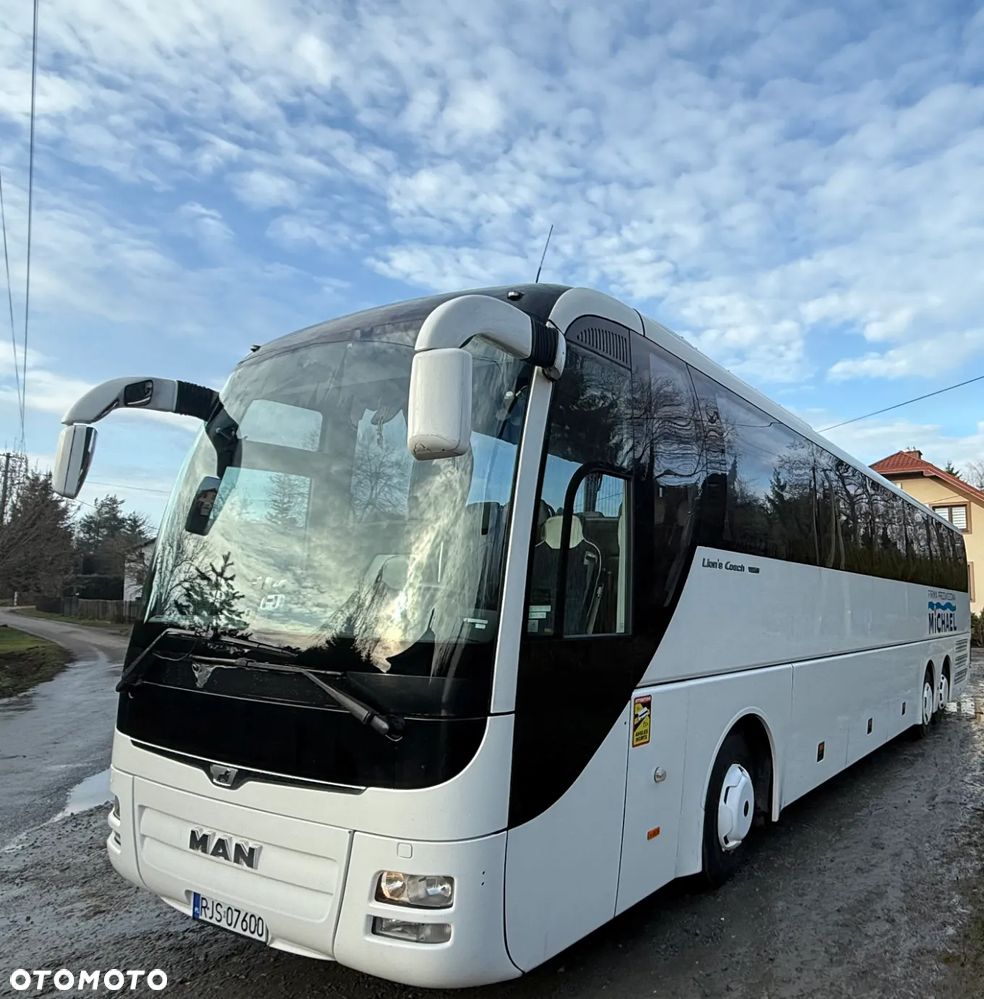MAN R 08 Lion's Coach - 2