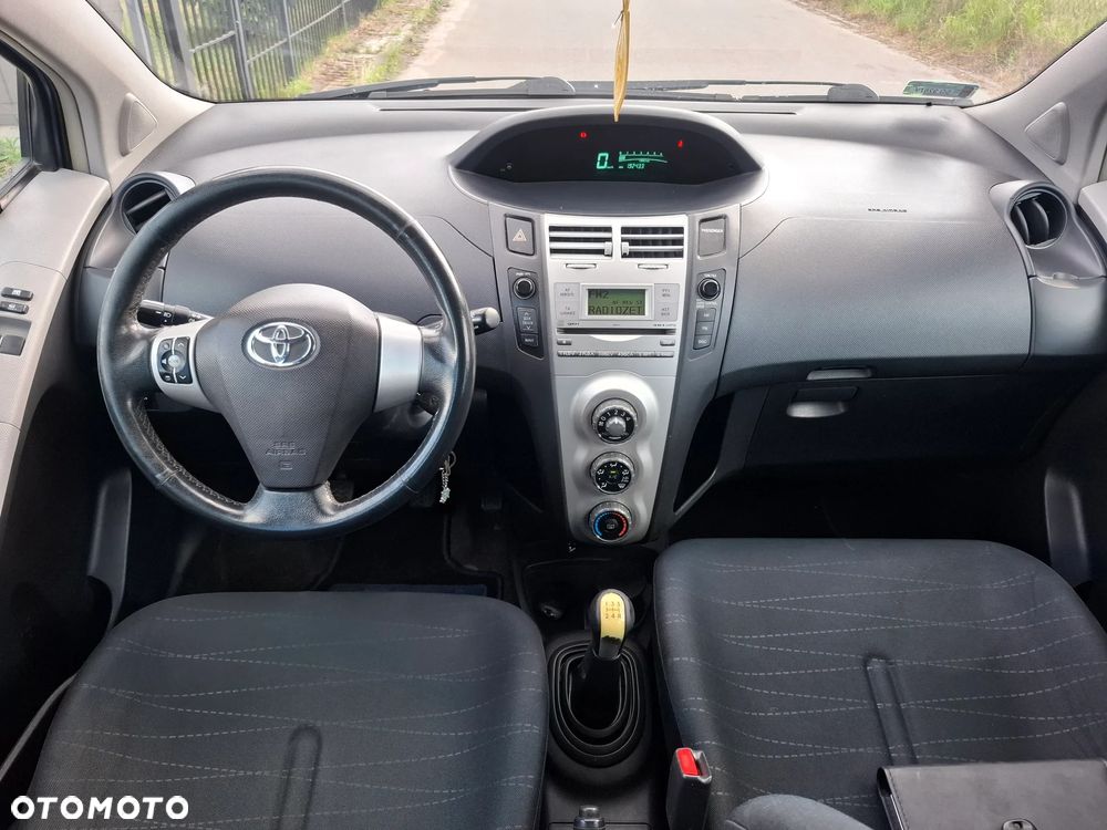 Toyota Yaris 1.3 VVT-i Travel - 8