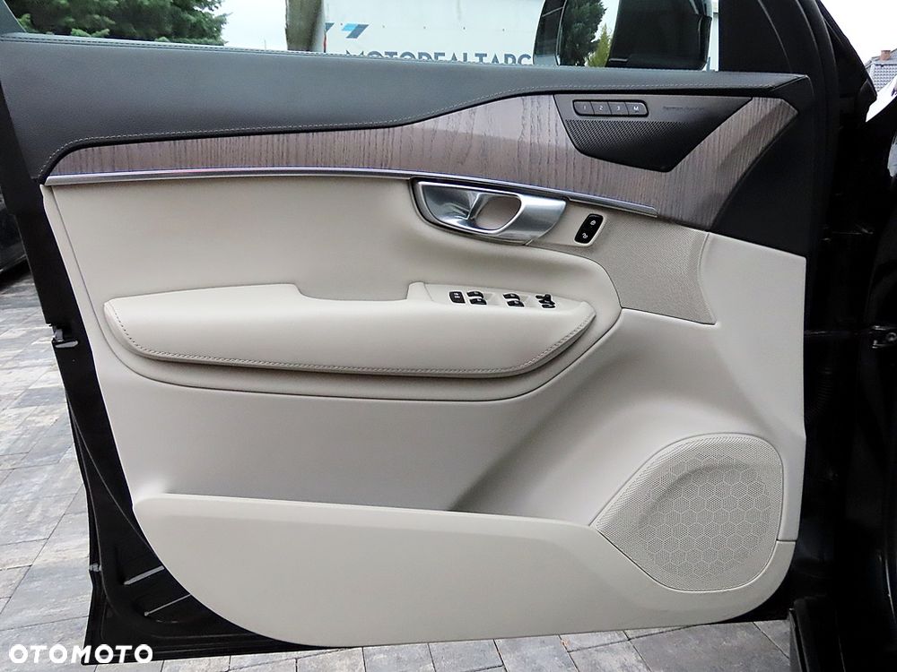 Volvo XC 90 B5 D AWD Ultimate Bright - 21