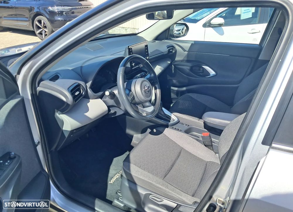 Toyota Yaris Cross 1.5 HDF Comfort Plus - 10