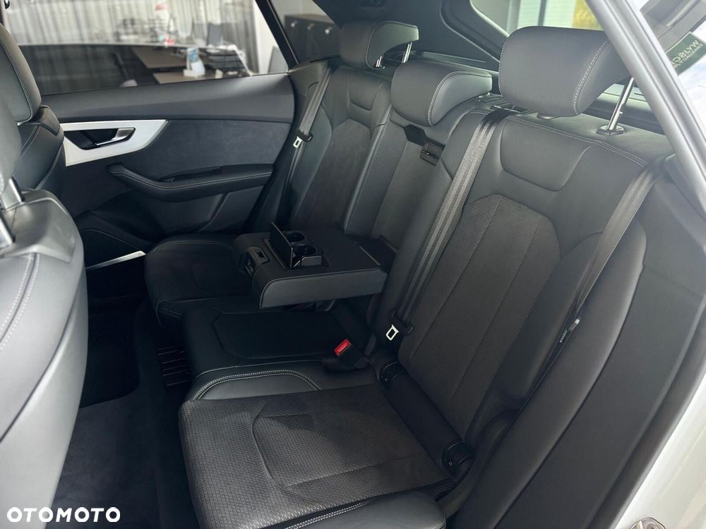 Audi Q8 - 19