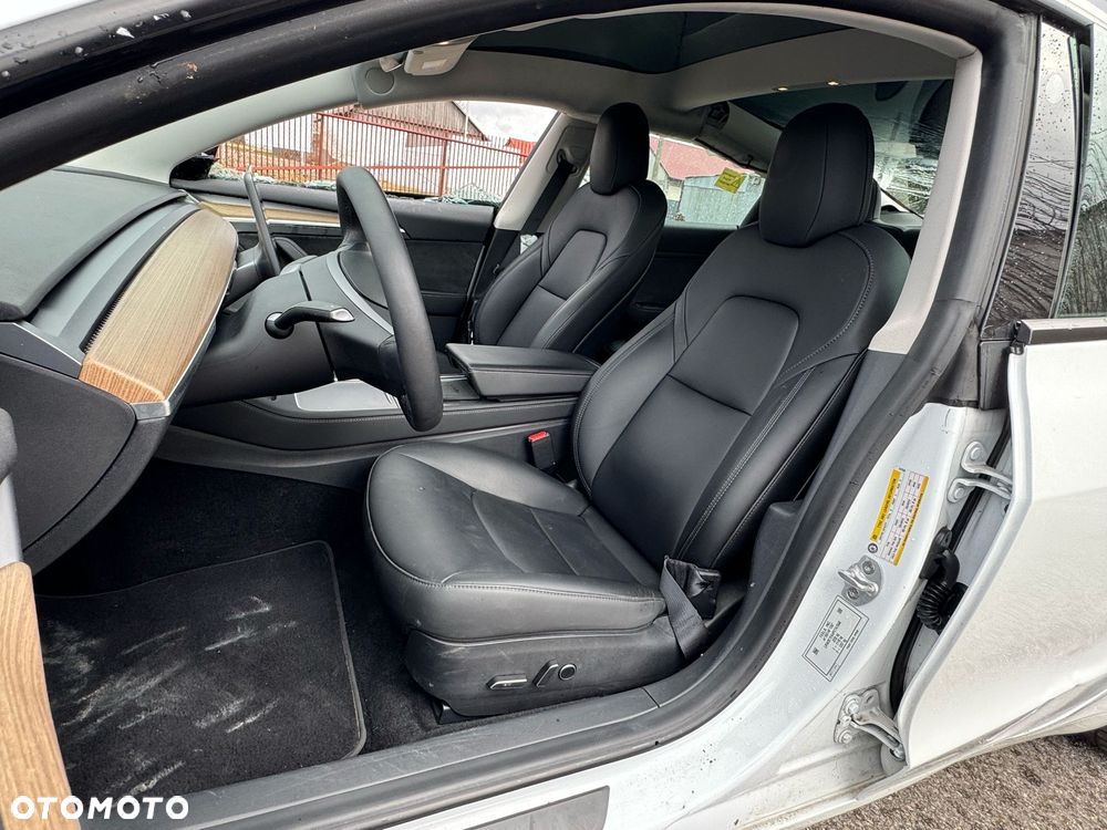 Tesla Model 3 Langstreckenbatterie Allradantrieb Dual Motor - 26