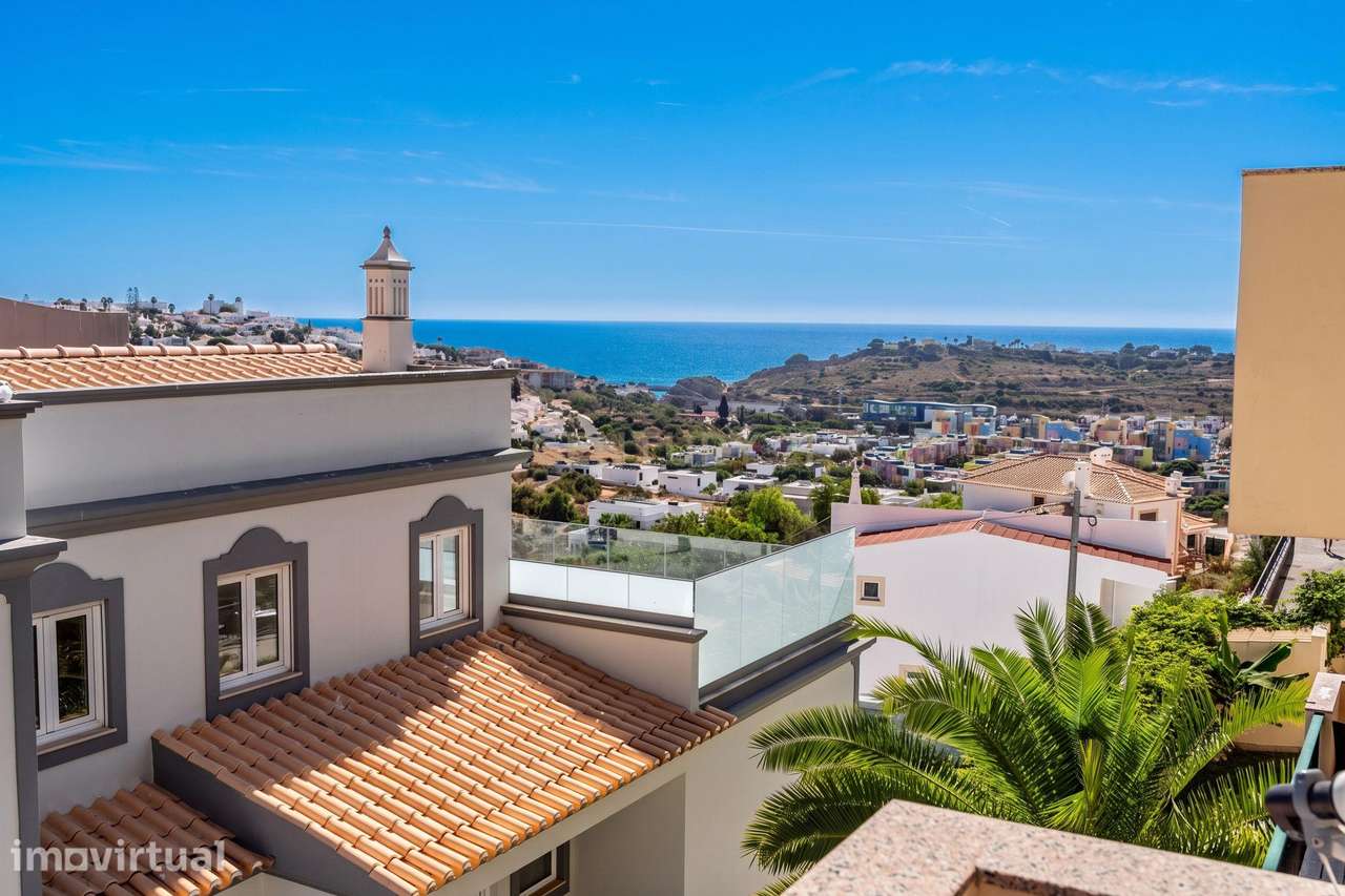 Apartamento T2 com Vista Mar, Terraço, Piscina e Estacionamento no Pát - Grande imagem: 3/28