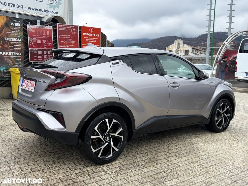 Toyota C-HR - 11