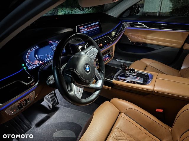 BMW Seria 7 740d xDrive - 23