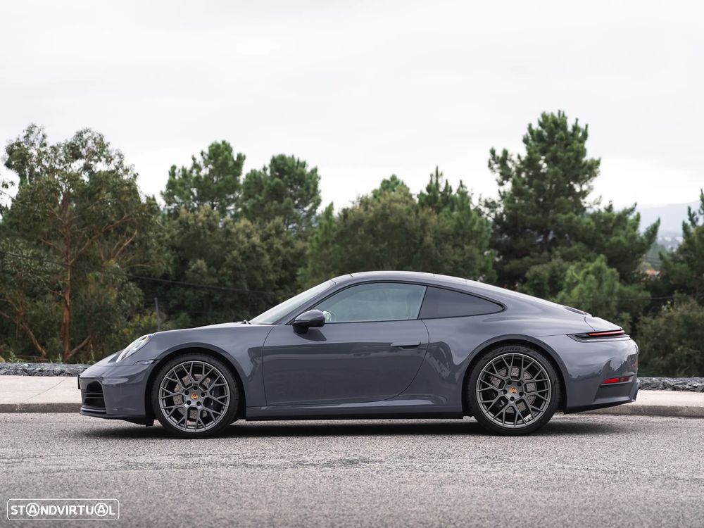 Porsche 911 (992) Carrera - 2