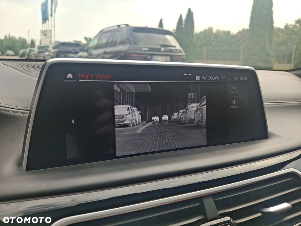 BMW Seria 7 - 8