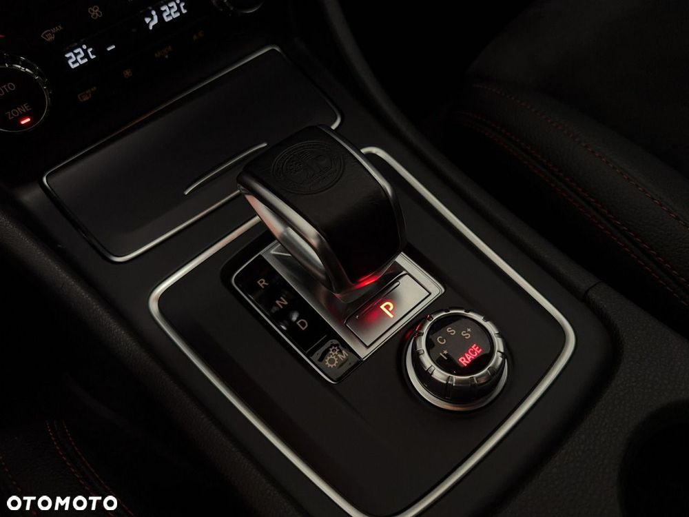 Mercedes-Benz CLA - 32