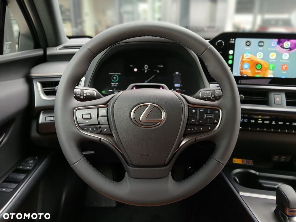 Lexus UX 300h F Sport Design - 14