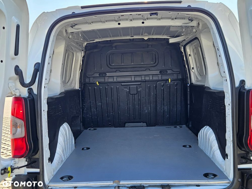 Toyota Proace City,  Salon Polska, 3 osobowy. - 12