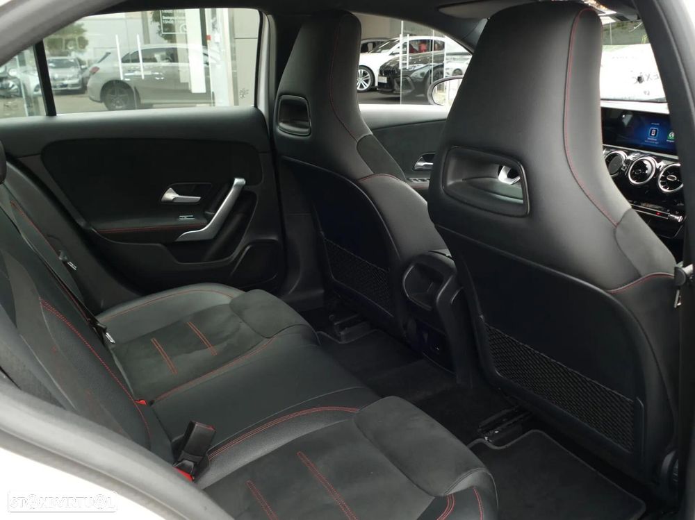 Mercedes-Benz A 250 e AMG Line - 32