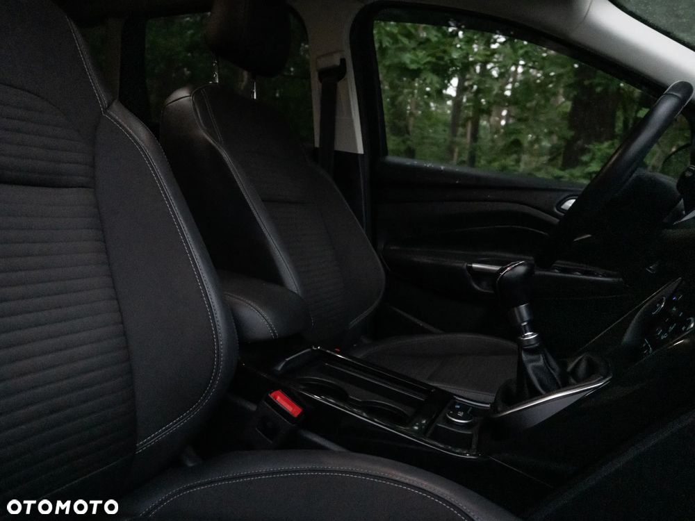Ford Kuga 2.0 TDCi 4x4 Titanium - 25