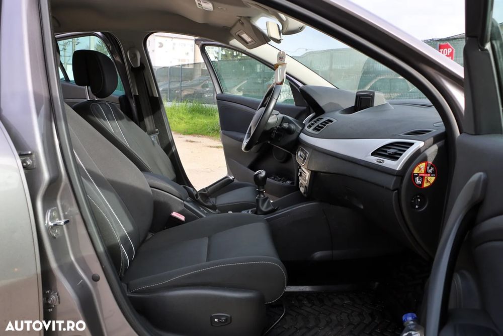 Renault Megane dCi 110 FAP Paris Business - 13