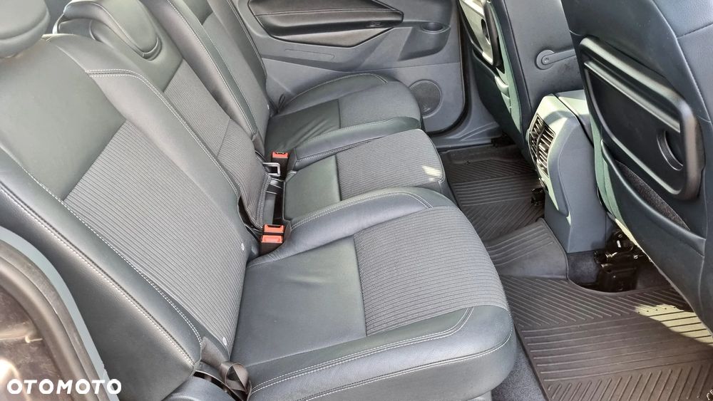 Ford Grand C-MAX 2.0 TDCi Titanium - 16